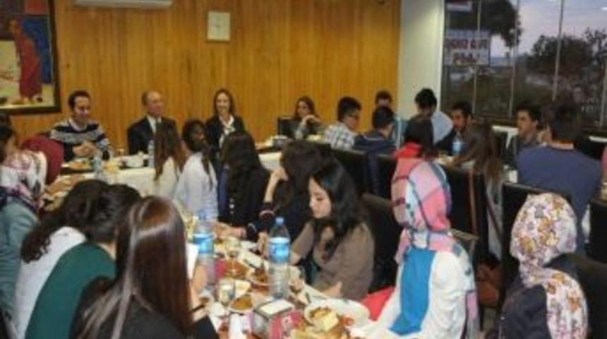 Burma, Geleceğin Mimarlarını Ağırladı