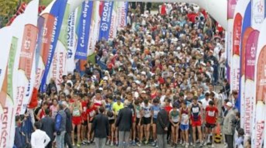 Kocaeli&rsquo;de Cumhuriyet Coşkusu Koşuyla Başladı