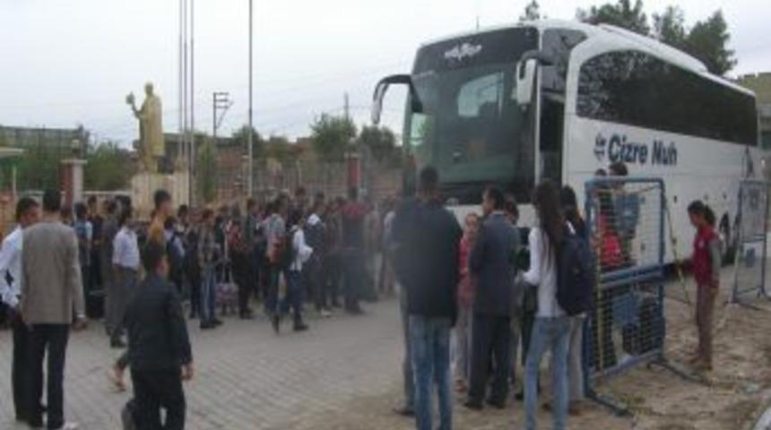 Silopi Emniyet M&uuml;d&uuml;rl&uuml;ğ&uuml; 80 &Ouml;ğrenciyi Geziye G&ouml;t&uuml;rd&uuml;