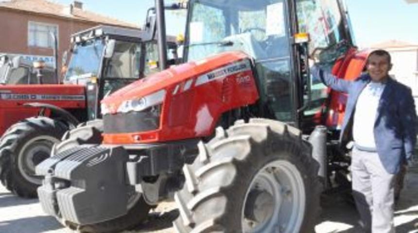 Yozgatlı &Ccedil;ift&ccedil;iler TKDK Ile Trakt&ouml;rlerini Yeniliyor