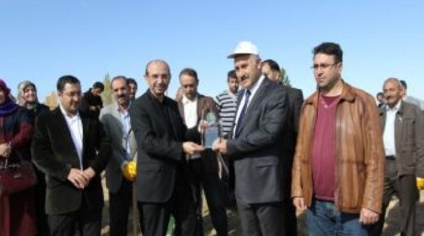 Bayburt Belediye Başkanı Polat'a &Ccedil;evreci Belediye Başkan &Ouml;d&uuml;l&uuml;