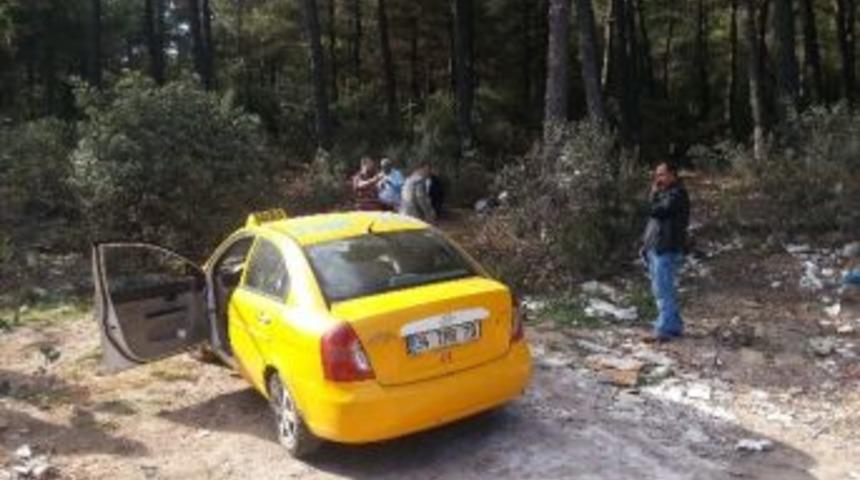 "d&uuml;ğ&uuml;ne Gidiyoruz" Diyerek Bindikleri Taksiyi Gasp Ettiler