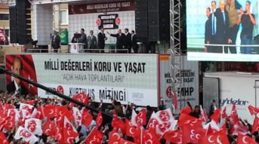 Bah&ccedil;eli'ye Samsun'da Coşkulu Karşılama