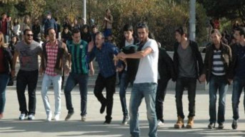 (&ouml;zel Haber) Karadenizli &Ouml;ğrencilerden Horon Şov