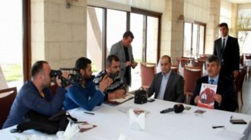 G&uuml;lşehir Belediye Başkanı Mustafa Dursun, Gazetecilerle Bir Araya Geldi