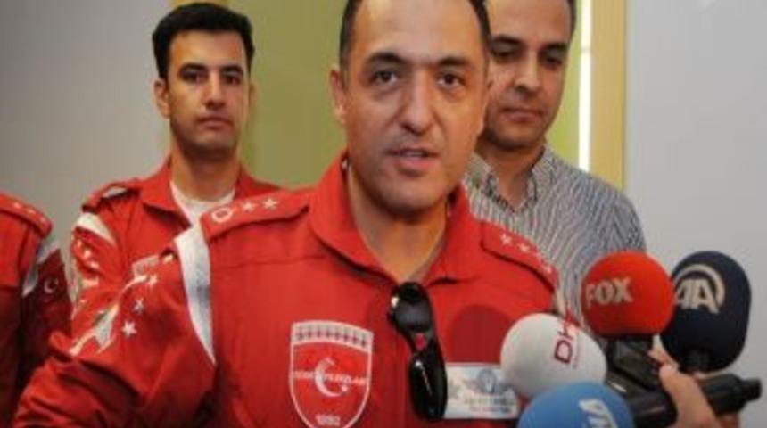 T&uuml;rk Yıldızları Hasta &Ccedil;ocuklarla