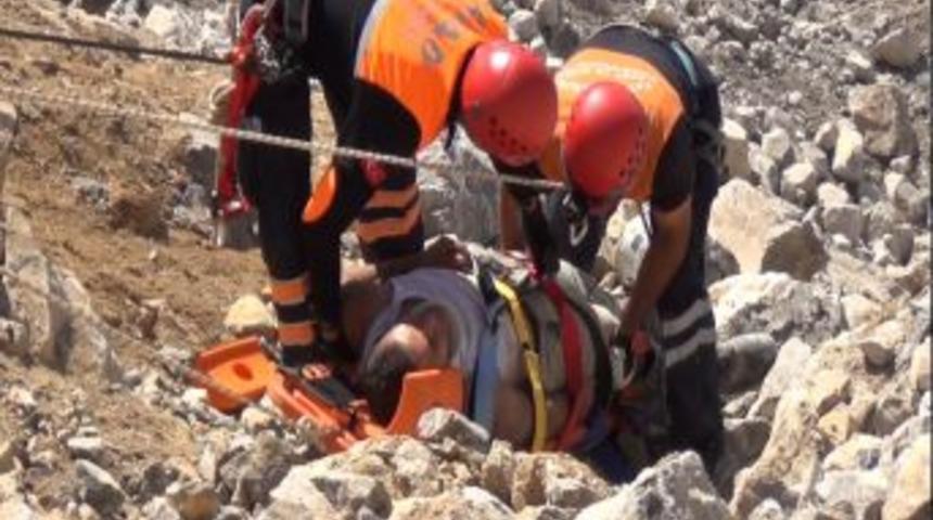 U&ccedil;uruma D&uuml;şen Iş&ccedil;iyi AFAD Ekipleri Kurtardı