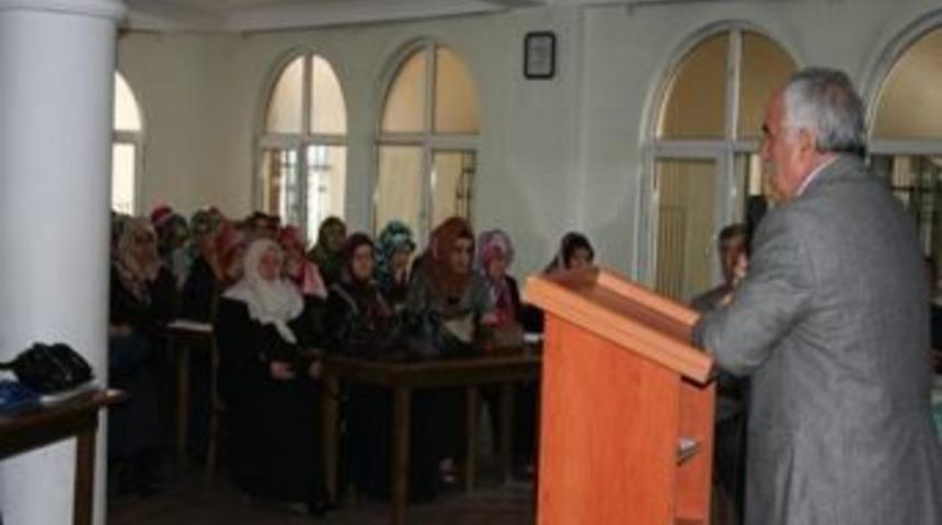 Kur&rsquo;an Kursu &Ouml;ğreticileri İle Toplantı Yapıldı