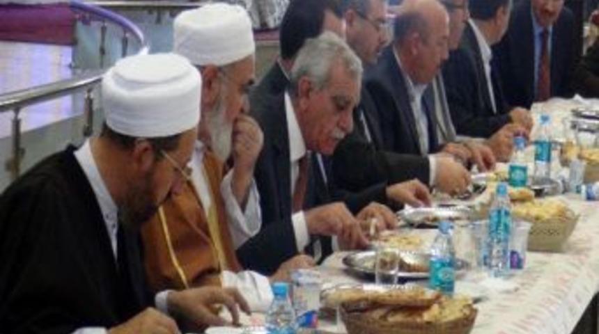 Kızıltepe'de Aralarında Husumet Bulunan İki Aile Barıştırıldı