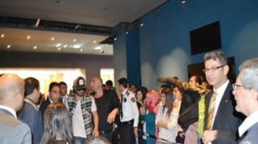 Murat Boz Şanlıurfa'da Hayranlarıyla Buluştu