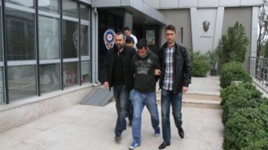 Eşini Tabanca Ile &Ouml;ld&uuml;ren Zanlı Tutuklandı