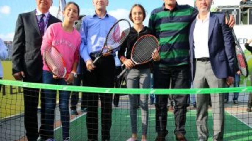 Maliye Bakanı Mehmet Şimşek&rsquo;ten Tenis Şov