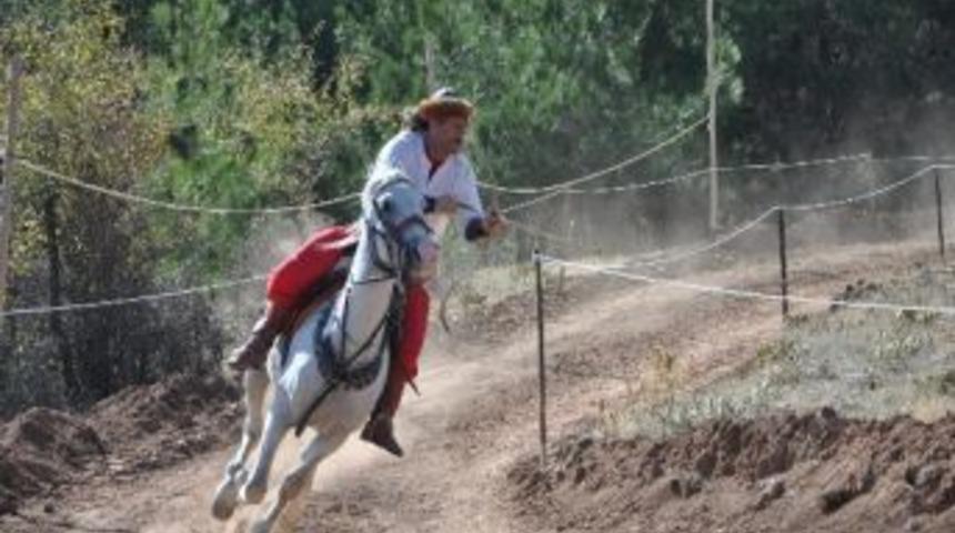 Avrupa Atlı Ok&ccedil;uluk Şampiyonası Uşak&rsquo;ta Devam Ediyor