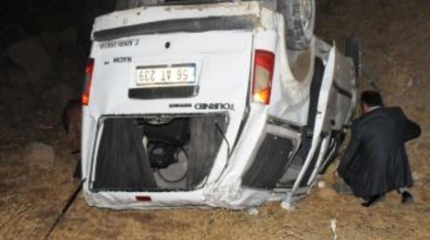 Cizre&rsquo;de trafik kazası: 2 &ouml;l&uuml; 1 yaralı