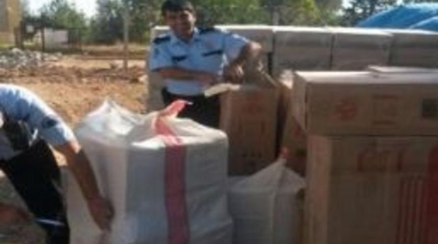 Otomobilin Her Yerinden Ka&ccedil;ak Sigara &Ccedil;ıktı