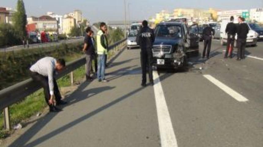 Ataşehir'de &Ouml;l&uuml;ml&uuml; Kaza