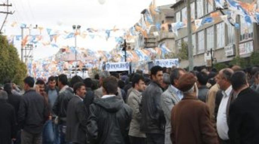 Van'ın &Ouml;zalp İl&ccedil;esinde Başbakanın Ziyareti &Ouml;ncesi T&uuml;m Hazırlıklar Tamamlandı