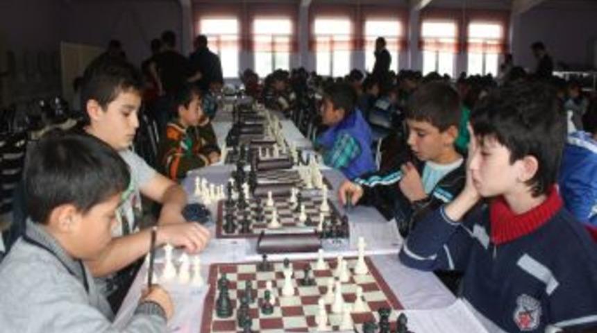 &Ouml;zel İpek Koleji Satran&ccedil; Turnuvası Başladı