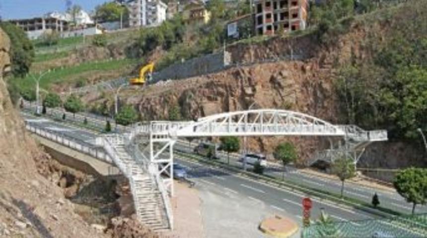 Şelalenin Yapımı S&uuml;r&uuml;yor