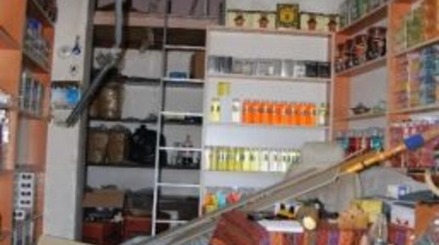 Antalya’da Yüksekten Düşen Polis Ağır Yaralandı