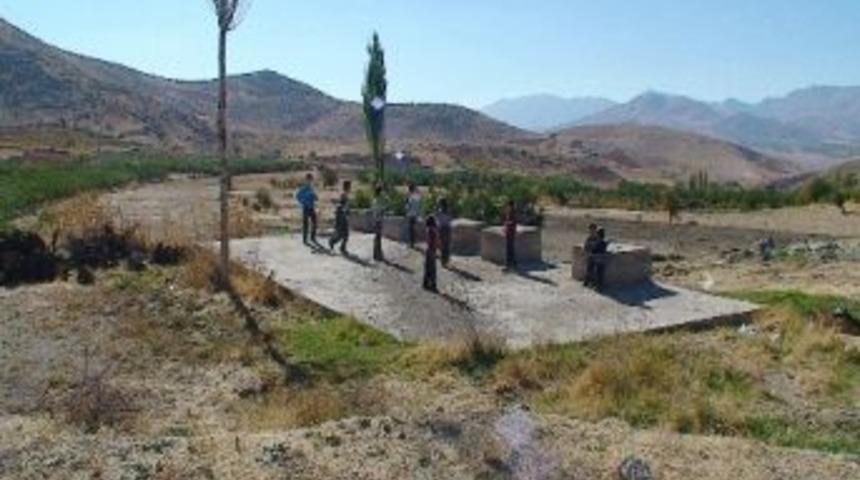 A&ccedil;ıkta Akan Kanalizasyon Suyuna K&ouml;yl&uuml;lerden Tepki