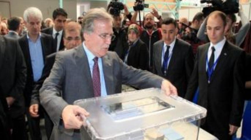 Ak Parti Genel Başkan Yardımcısı Mehmet Ali Şahin: