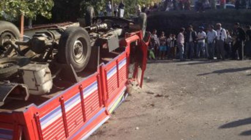 Mahalleli Toplantıya Gitti, &Ccedil;ocukları Faciadan Kurtuldu