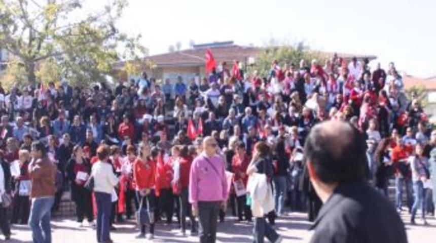 Halk Korosu, Ilk Konserine Cumhuriyet I&ccedil;in Verdi