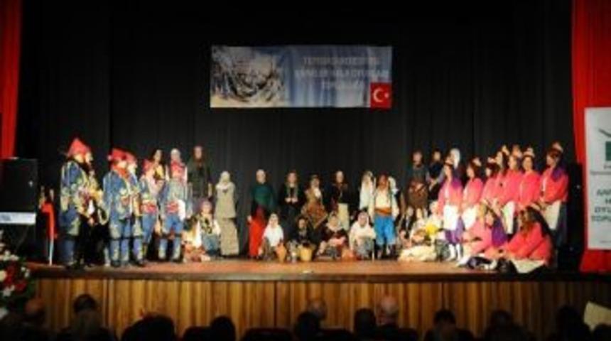 &lsquo;ve Kadınlar Yeniden&rsquo; Oyunu Sahnelendi