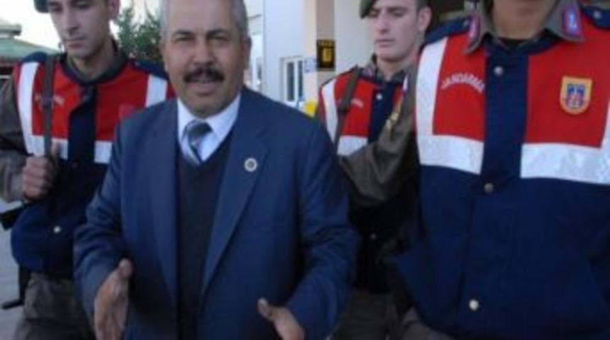 İki Kişinin &Ouml;l&uuml;m&uuml;ne Neden Olan Belediye Başkanı Tutuklandı