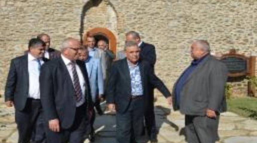 Hafta Sonu Mesaisine Tarih Molası