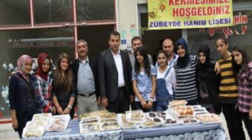 Z&uuml;beyde Hanım Lisesi Yoksul &Ouml;ğrencileri Sevindirecek