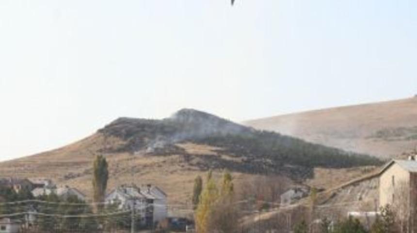 Kars&rsquo;ta Jandarma Hatıra Ormanı Yandı