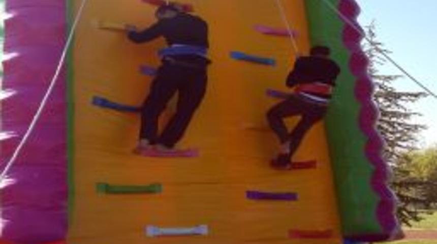 Gen&ccedil;lik Ş&ouml;lenine Yoğun Ilgi