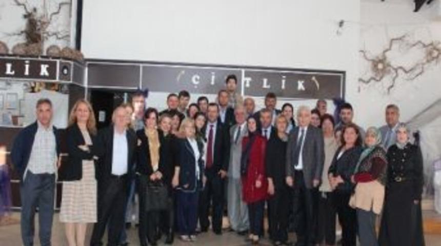 Urla Ak Parti İl&ccedil;e Başkanı Yeni Adayları Tanıttı