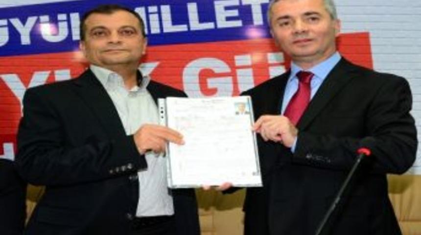 Beylikd&uuml;z&uuml; Belediye Başkanı Yusuf Uzun, Aday Adaylığını A&ccedil;ıkladı