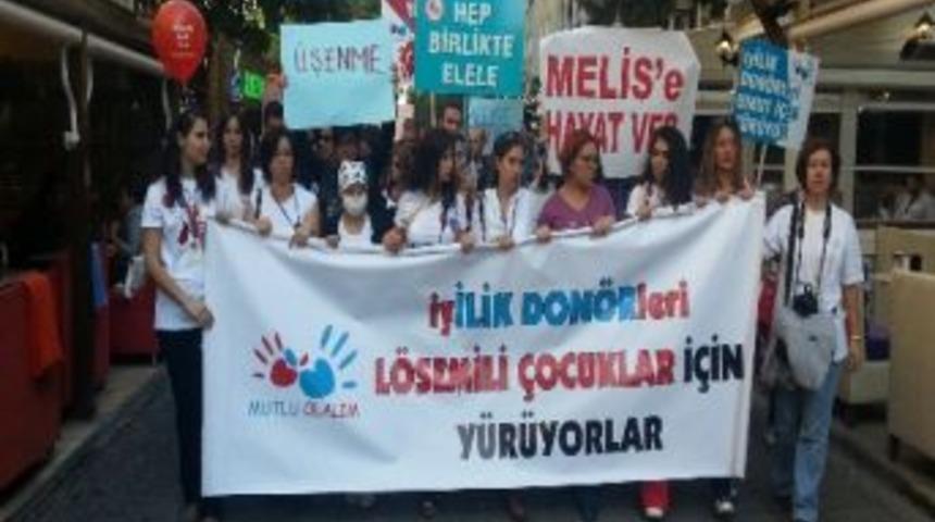 Melis İ&ccedil;in İnsan Zinciri