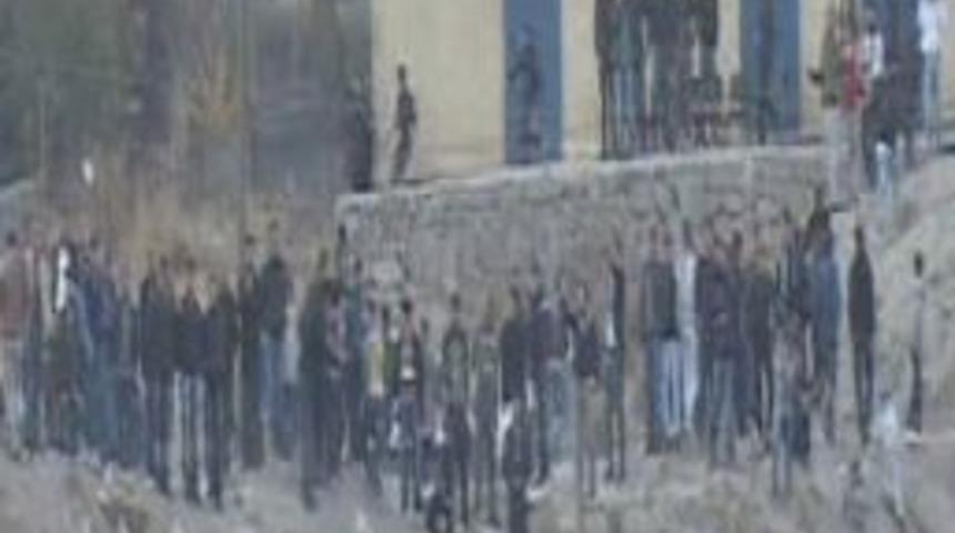 Amat&ouml;r Ma&ccedil;ta Gerginlik &Ccedil;ıktı Ma&ccedil; Tatil Edildi