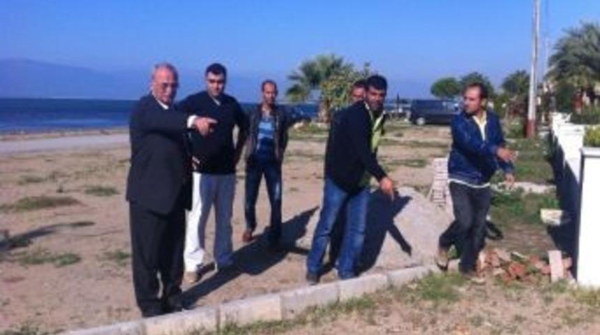 Burhaniye&rsquo;de İskele Sahiline Yaya Yolu