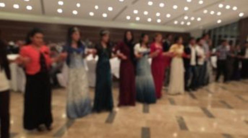 Sultan K&ouml;sen'in D&uuml;ğ&uuml;n Davetlileri Gelmeye Başladı