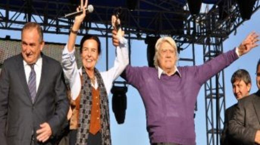 C&uuml;neyt Arkın: "bir Sanat&ccedil;ı Halkını Tanımalı. Halkını Tanımayan Sanat&ccedil;ıdan Hi&ccedil;bir Halt Olmaz"