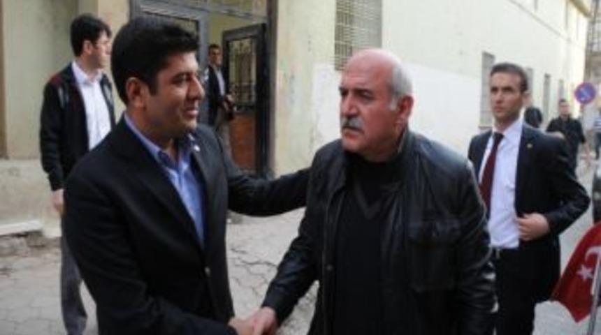 Şırnak Valisi Hasan İpek, Bayram Öncesi İş Yerleri Yanan Esnafla Bir Araya Geldi