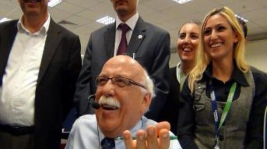 Bakan Avcı, Erciş'te Alo 147 &Ccedil;ağrı Merkezi'ni Ziyaret Etti