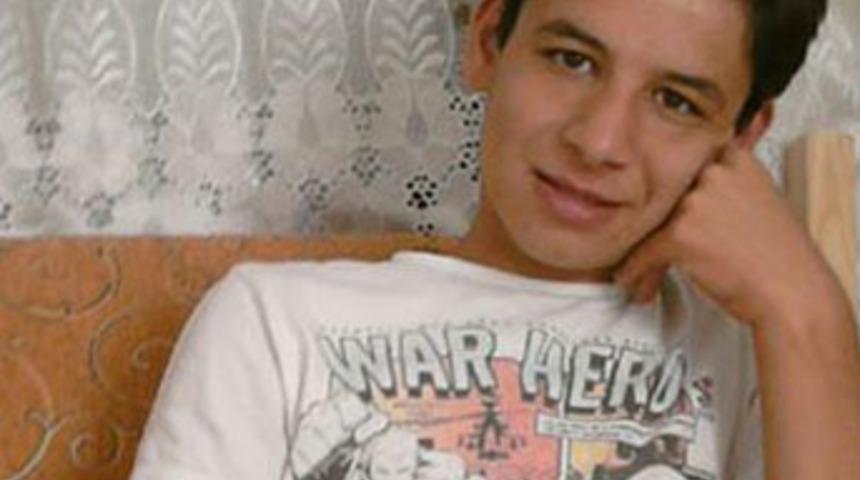 19 yaşındaki gen&ccedil; kendini yaktı