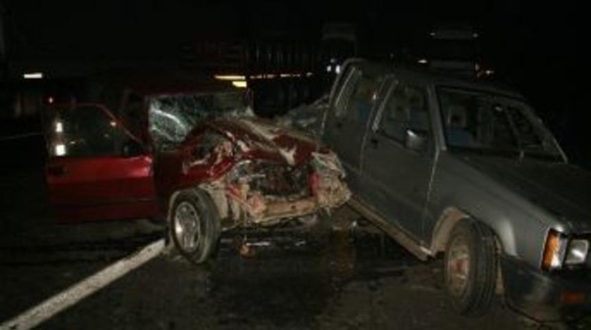 D&uuml;zce Tem Otoyolunda Kaza: 4 Yaralı