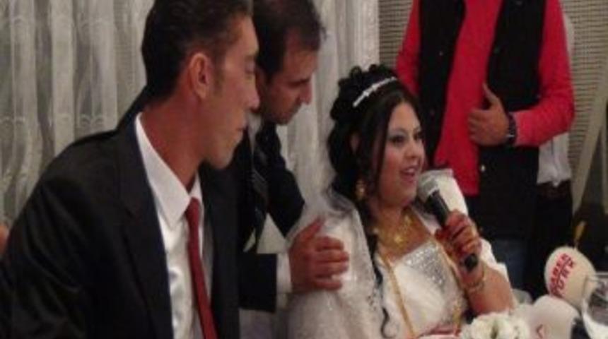 D&uuml;nyanın En Uzun Adamının İlk Takısı Mardin Valisi'nden