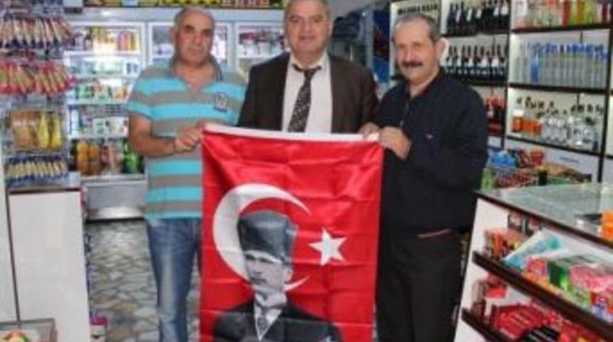 &Ccedil;iftlikk&ouml;y Bayraklarla Donatılıyor