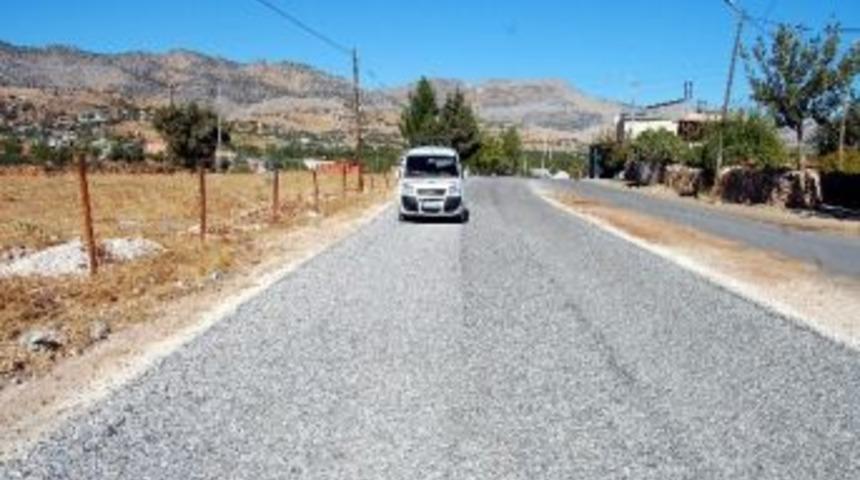 K&ouml;m&uuml;r Yolunu Mermer Firmaları Asfaltladı