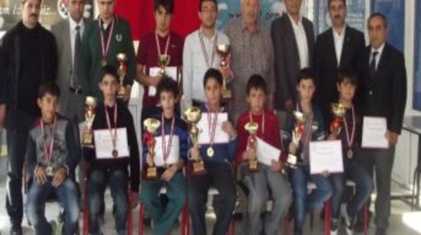 Cumhuriyet Bayramı Satranç Turnuvası Yapıldı