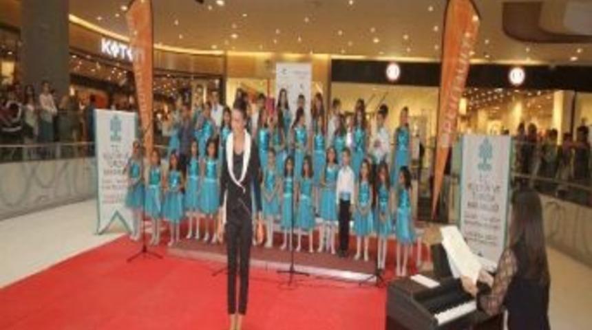 &Ccedil;ok Sesli &Ccedil;ocuk Korosu&rsquo;ndan M&uuml;zik Ziyafeti